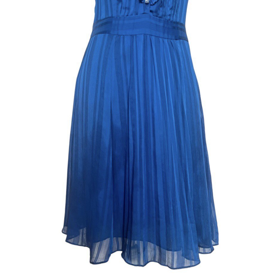 Blue Ruffled V-Neck Short-Sleeved Dress