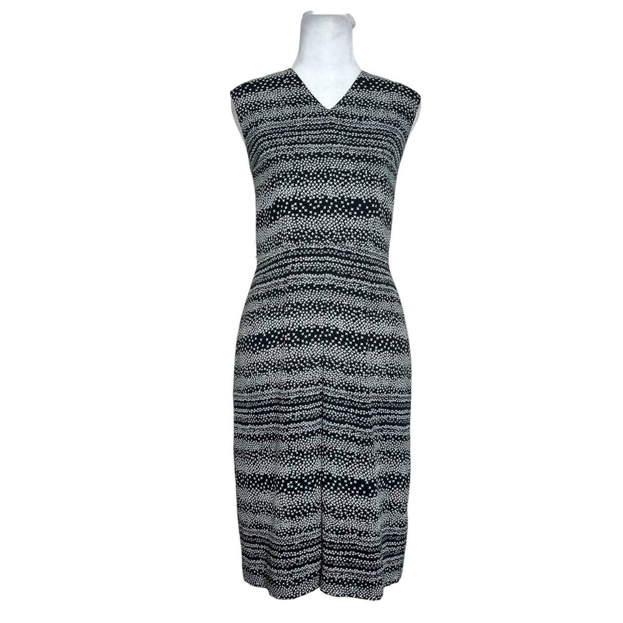 Sleeveless Patterned V-Neck Dress