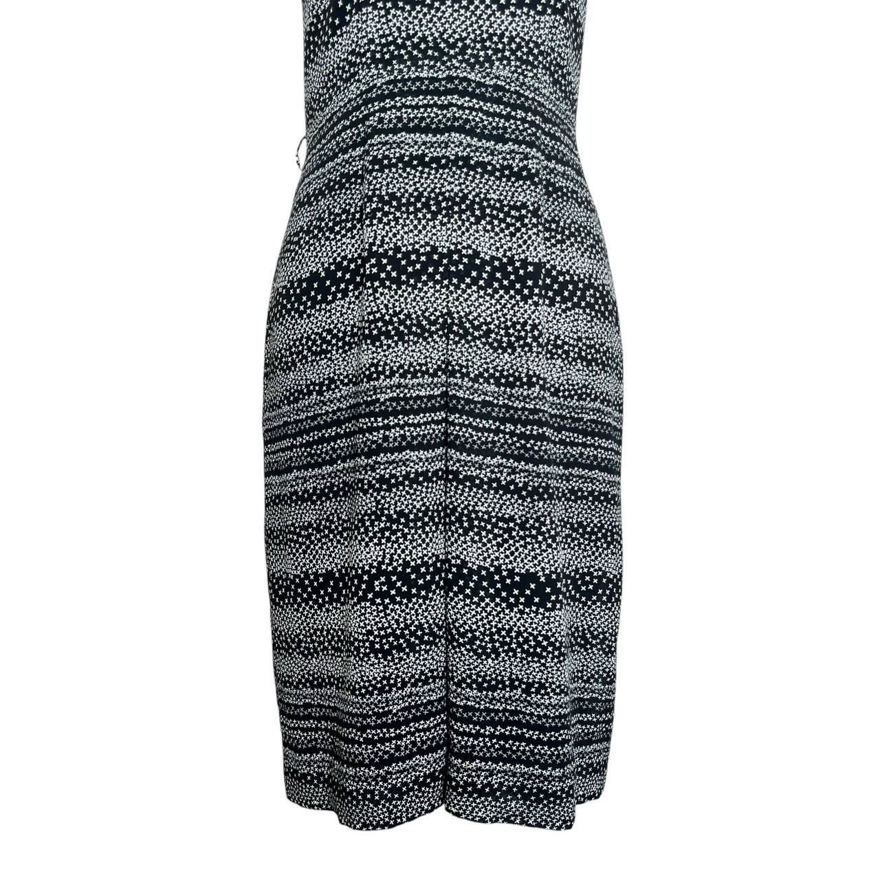 Sleeveless Patterned V-Neck Dress