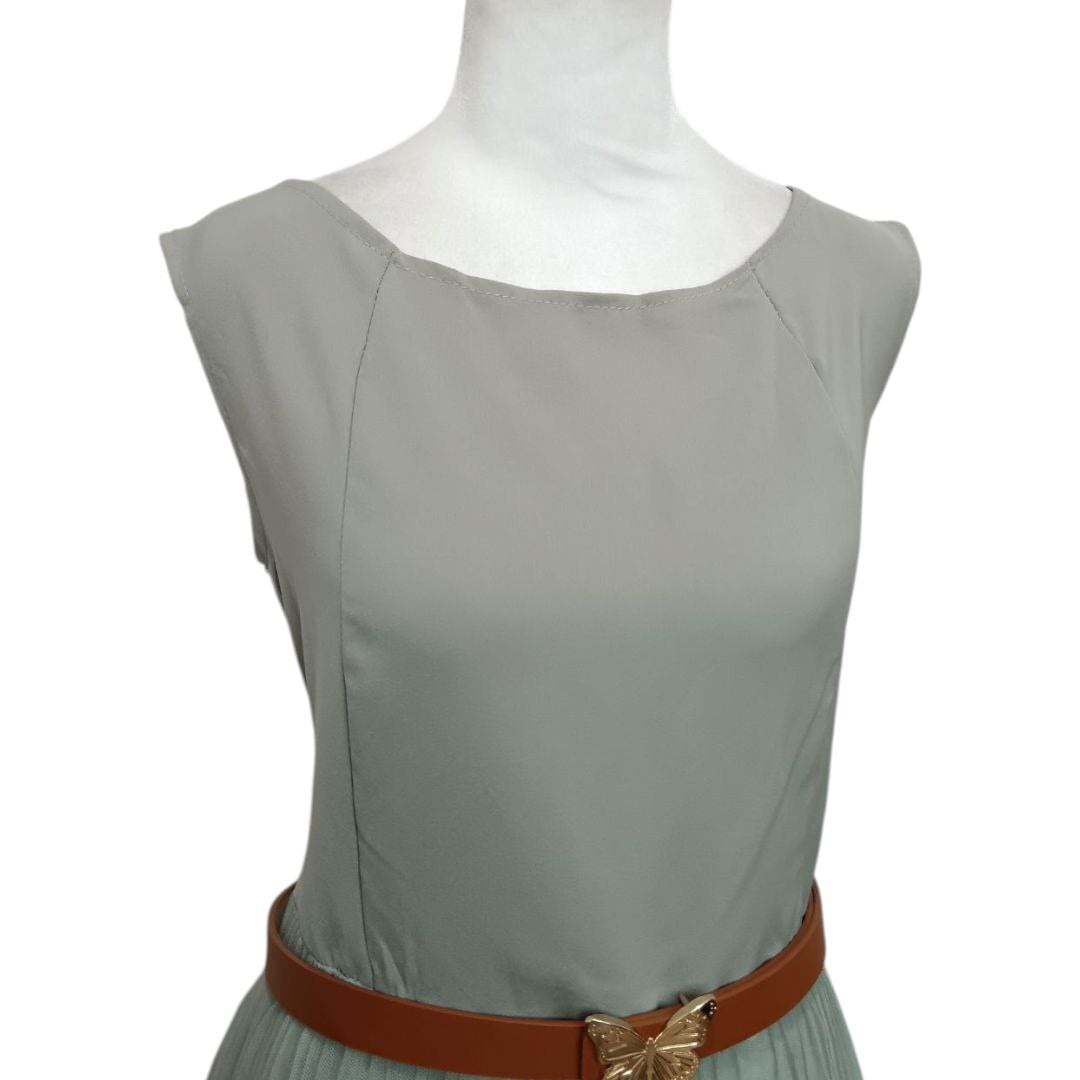 Light Sleeveless Flared Dress