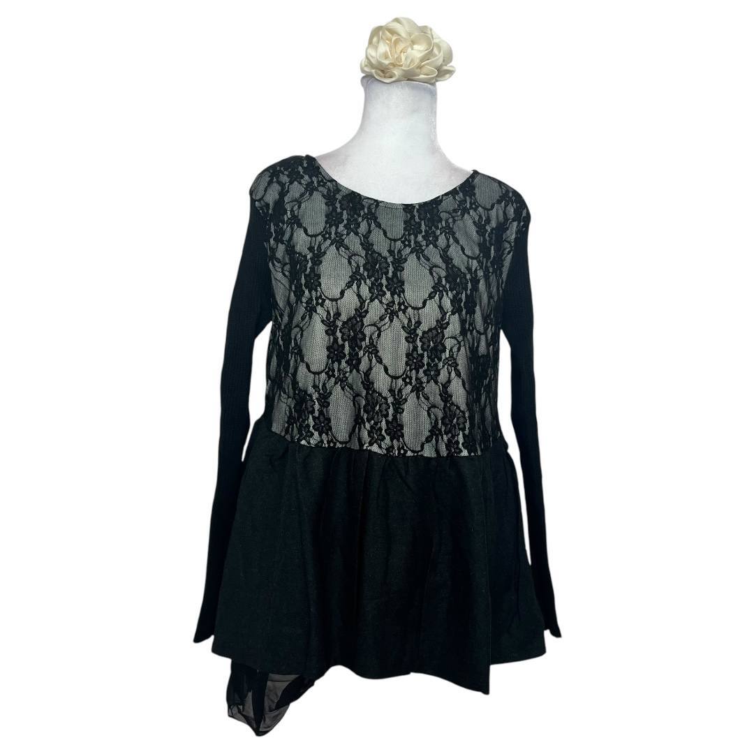Lace Dress with Flower Detail