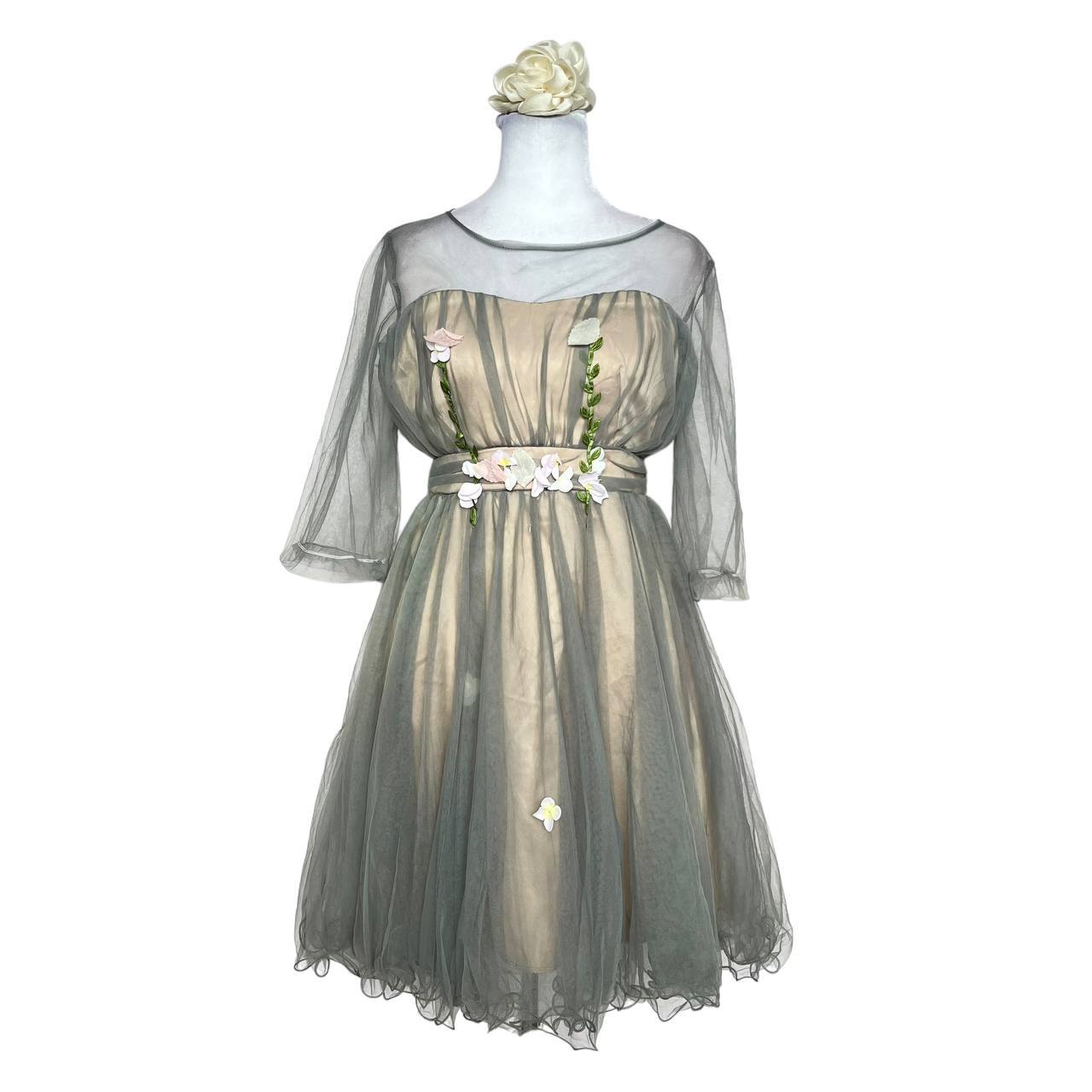 Floral Mesh Elegance