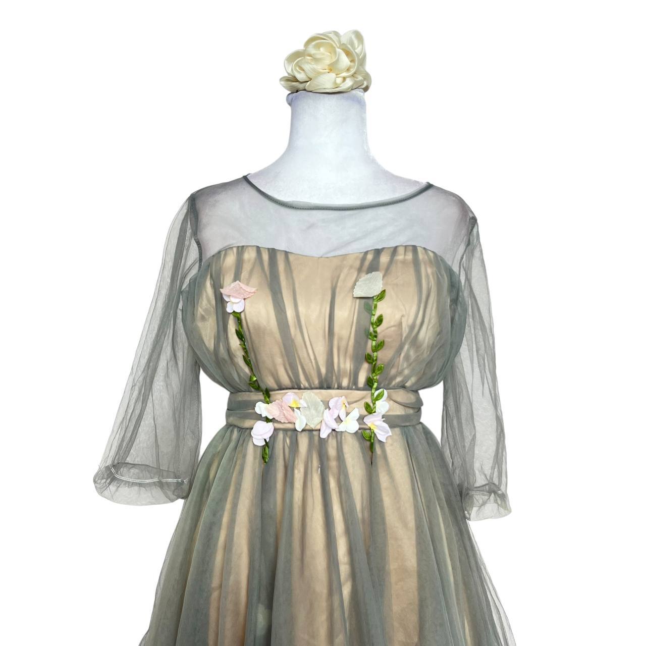 Floral Mesh Elegance