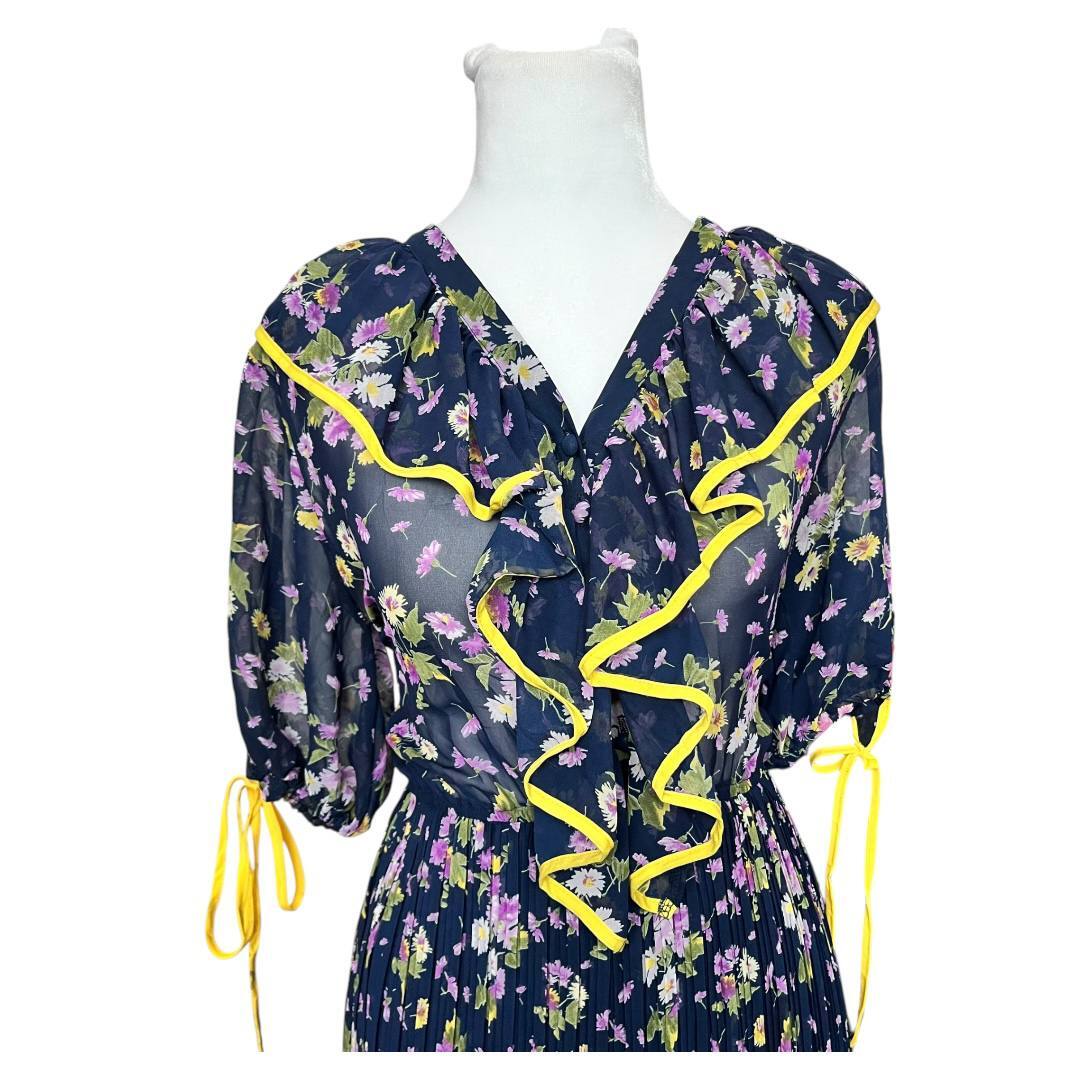 Vintage Floral V-Neck Dress