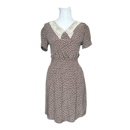 Floral Dress with Lace Collar