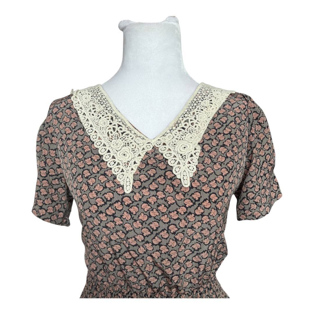 Floral Dress with Lace Collar