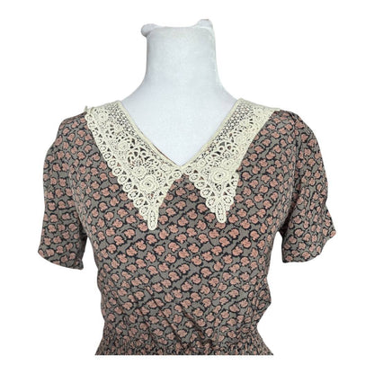Floral Dress with Lace Collar