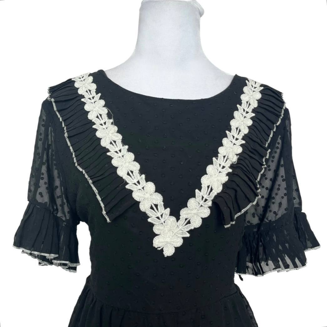 Vintage-Inspired Black Lace Dress