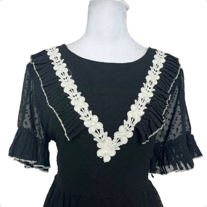 Vintage-Inspired Black Lace Dress
