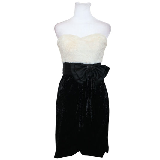 Velvet Lace Charm
