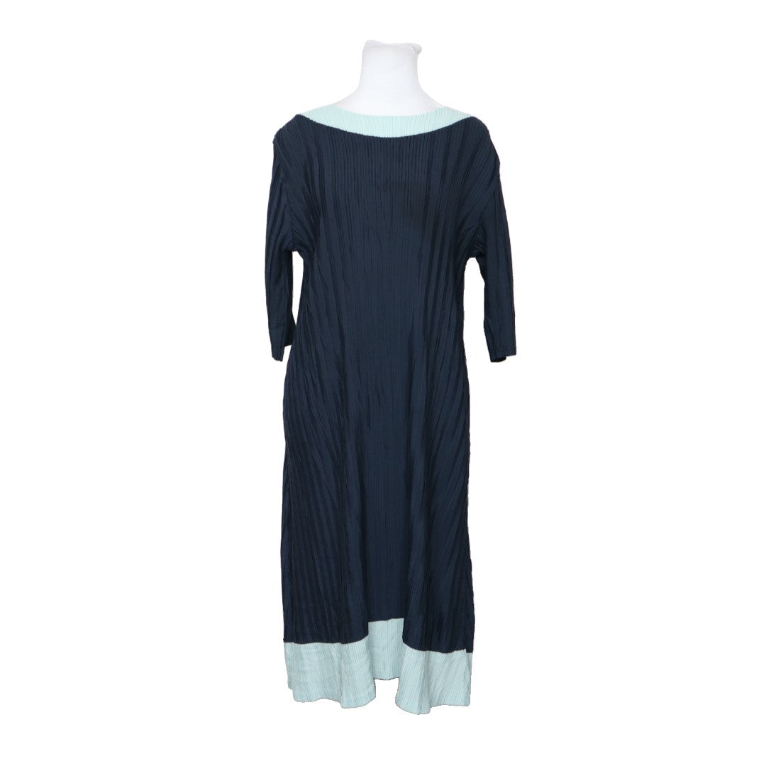 Pleated Contrast Elegance