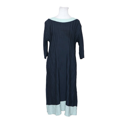 Pleated Contrast Elegance
