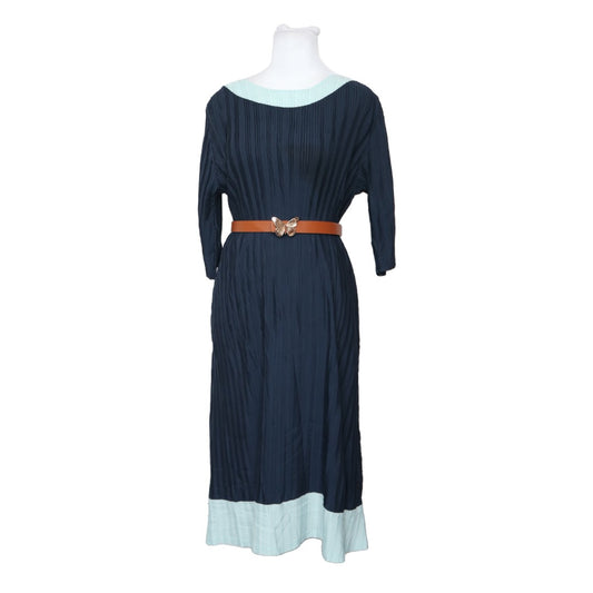Pleated Contrast Elegance