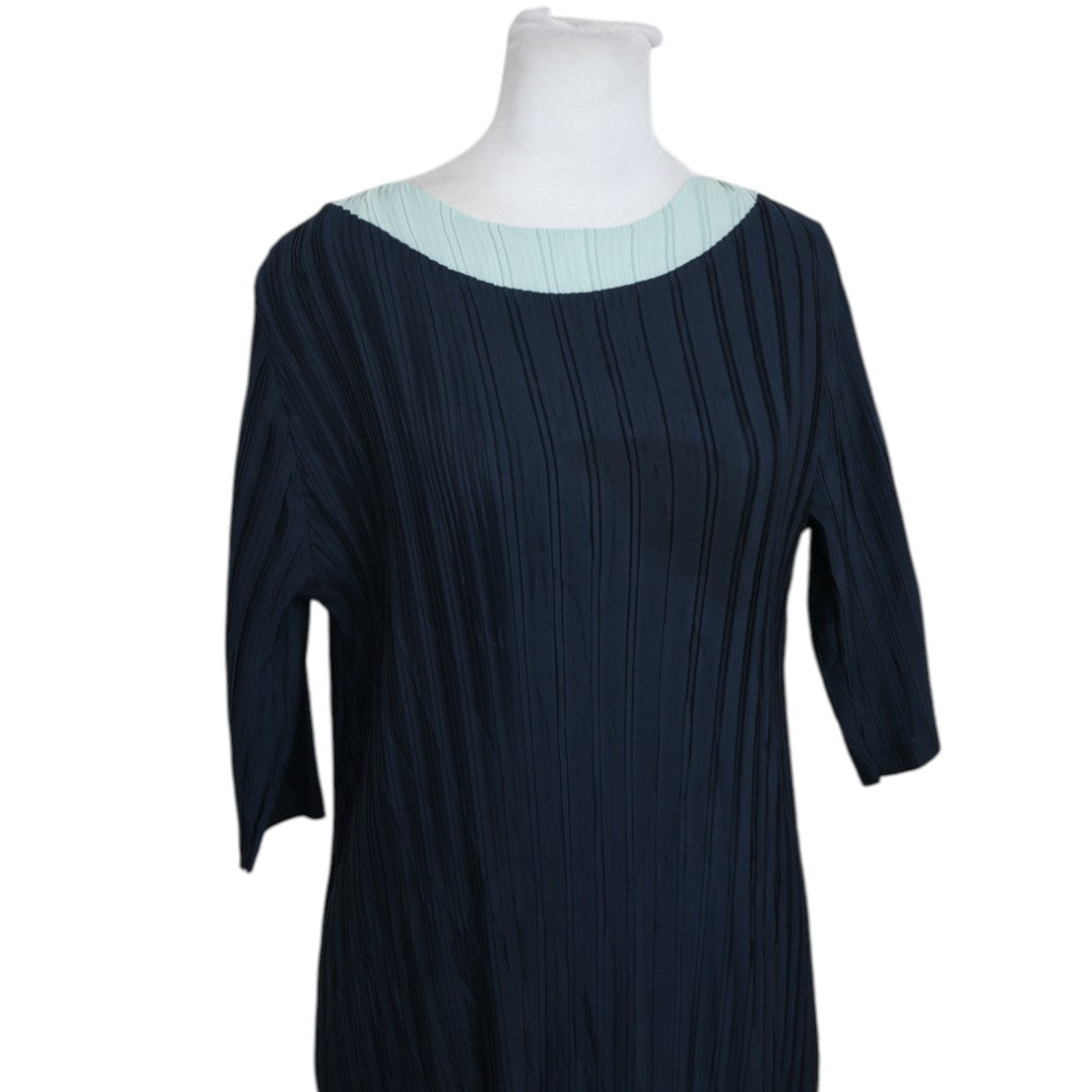 Pleated Contrast Elegance