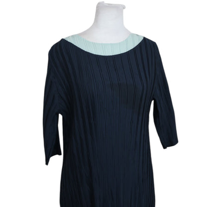 Pleated Contrast Elegance