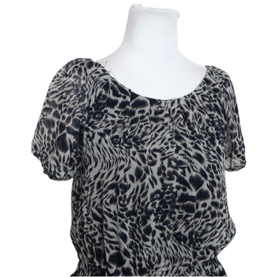 Monochrome Blouson Chic